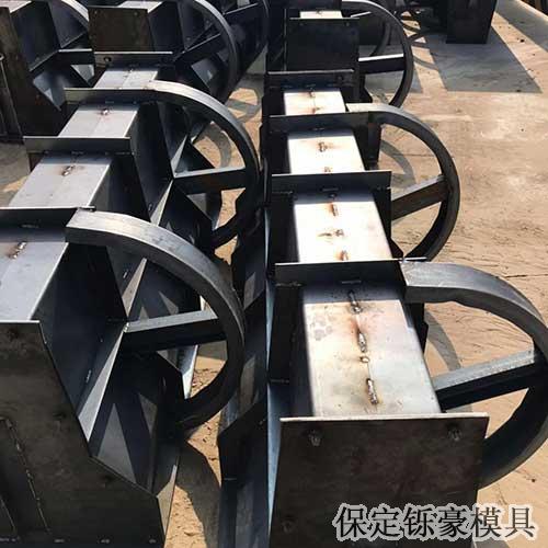 水泥隔离墩模具